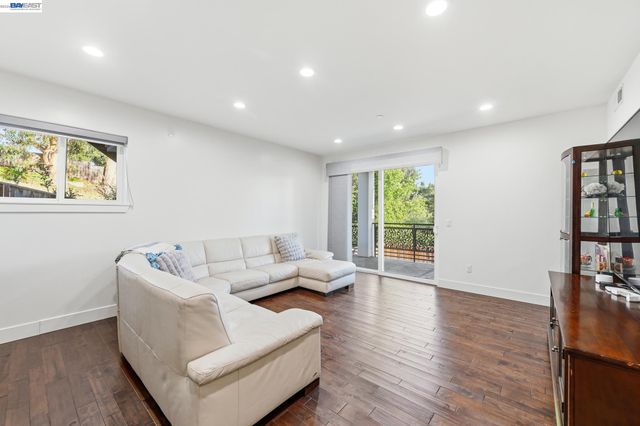 4683 Proctor Rd, Castro Valley, CA 94546