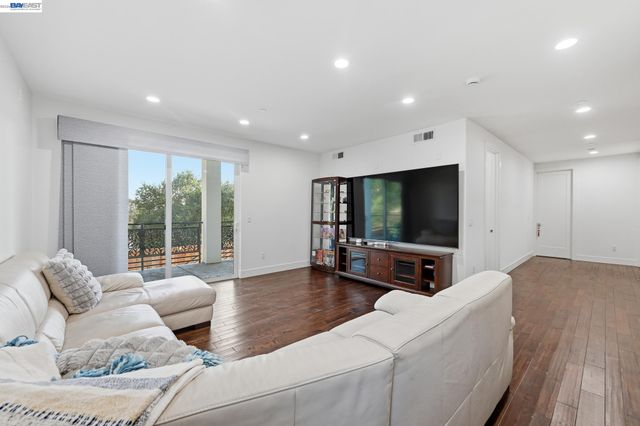 4683 Proctor Rd, Castro Valley, CA 94546