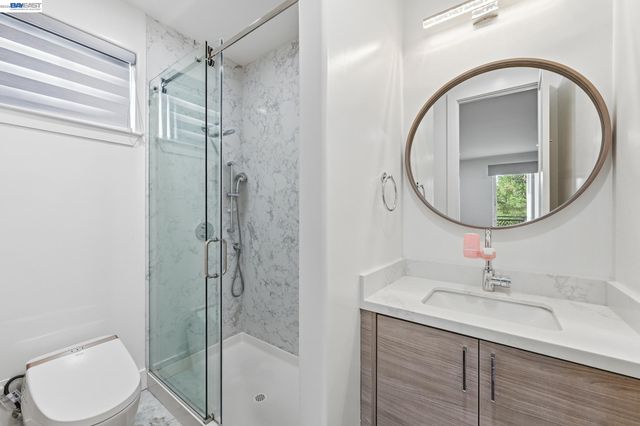 4683 Proctor Rd, Castro Valley, CA 94546