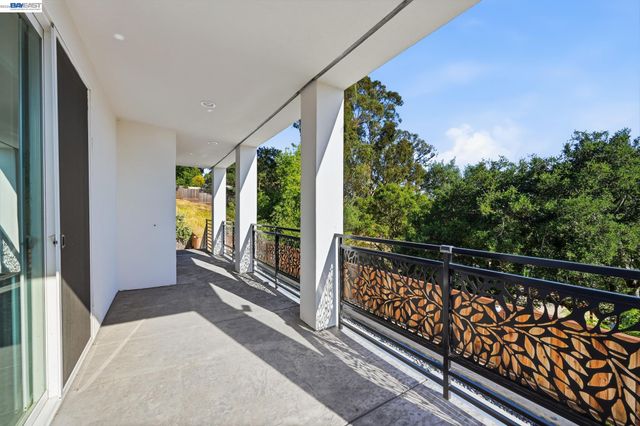 4683 Proctor Rd, Castro Valley, CA 94546