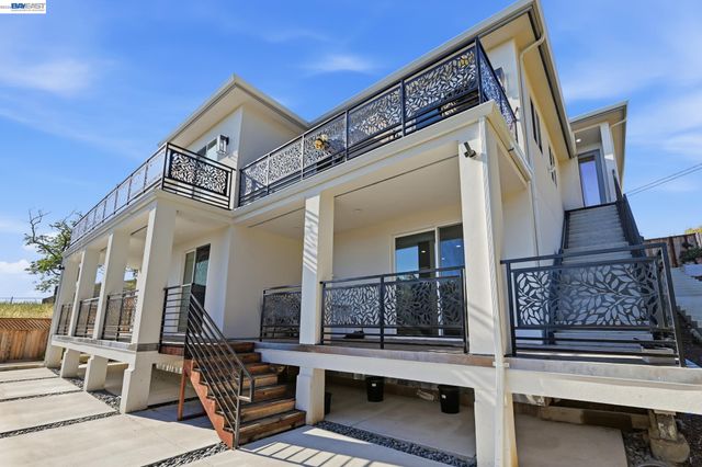 4683 Proctor Rd, Castro Valley, CA 94546