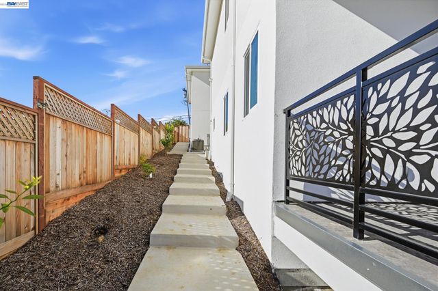4683 Proctor Rd, Castro Valley, CA 94546
