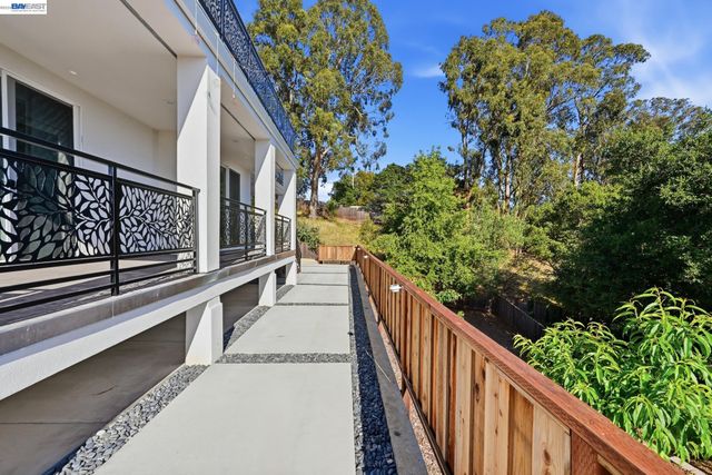 4683 Proctor Rd, Castro Valley, CA 94546