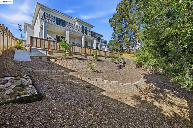 4683 Proctor Rd, Castro Valley, CA 94546