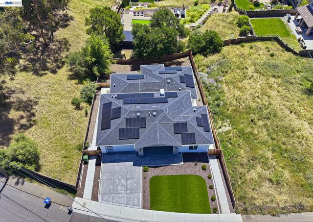 4683 Proctor Rd, Castro Valley, CA 94546