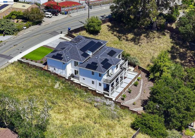 4683 Proctor Rd, Castro Valley, CA 94546