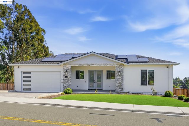 4683 Proctor Rd, Castro Valley, CA 94546