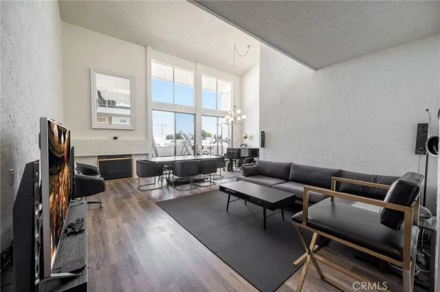 5310 Zelzah 312, Encino, CA 91316