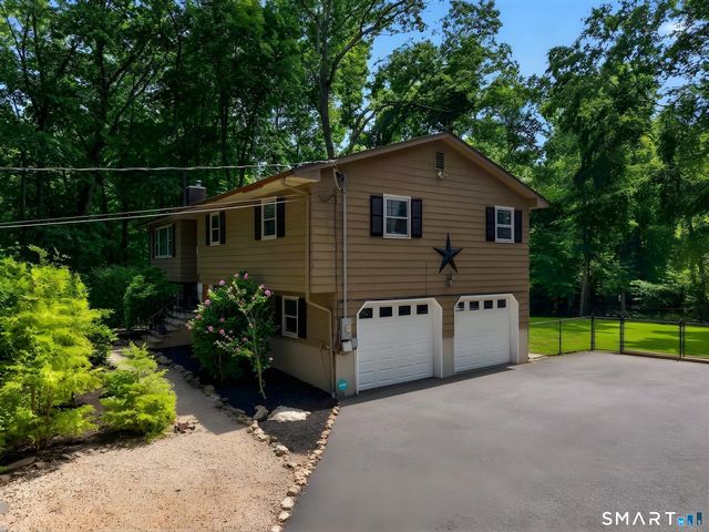103 Dean Road, East Lyme, CT 06333