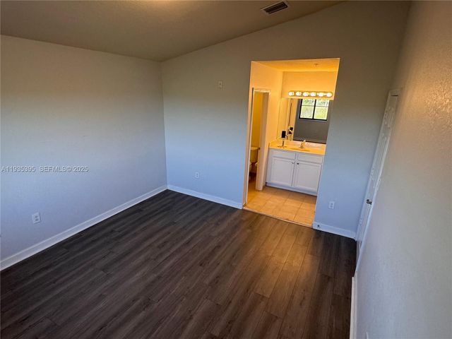 22541 SW 88th Pl 304-6, Cutler Bay, FL 33190