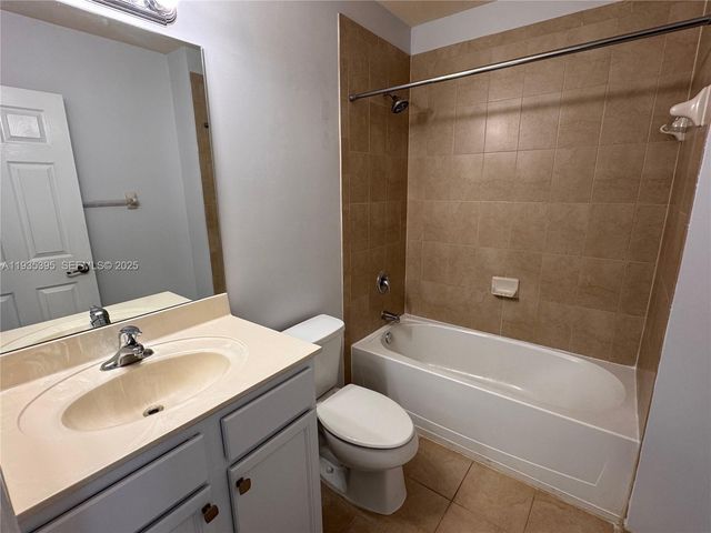22541 SW 88th Pl 304-6, Cutler Bay, FL 33190