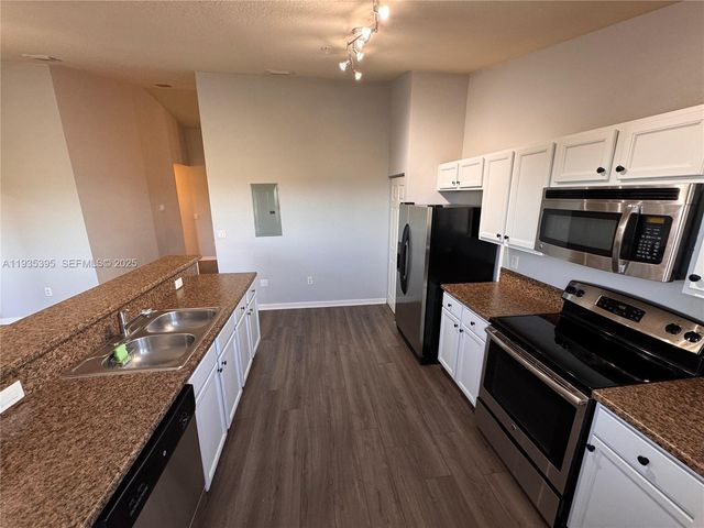 22541 SW 88th Pl 304-6, Cutler Bay, FL 33190