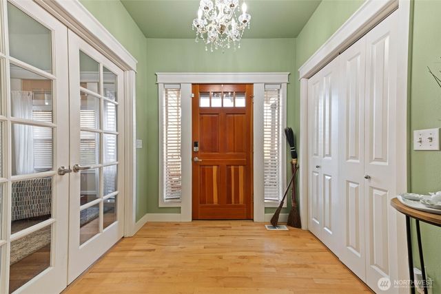 9069 Eagle Point Loop Road SE, Lakewood, WA 98498
