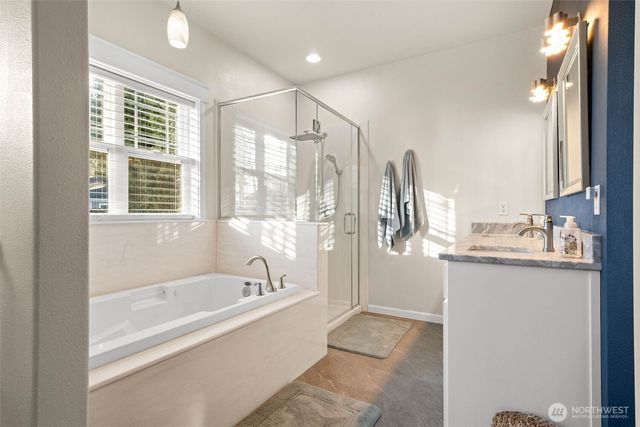 9069 Eagle Point Loop Road SE, Lakewood, WA 98498
