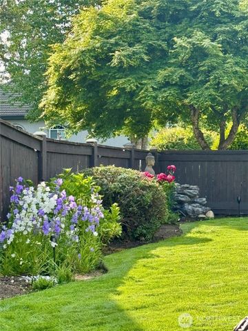 9069 Eagle Point Loop Road SE, Lakewood, WA 98498