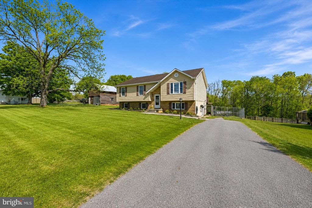 25996 OLD VALLEY PIKE, Toms Brook, VA 22660