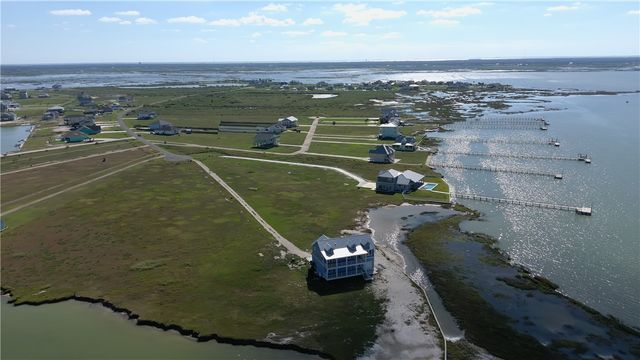 1623 Cape Velero Dr, Rockport, TX 78382