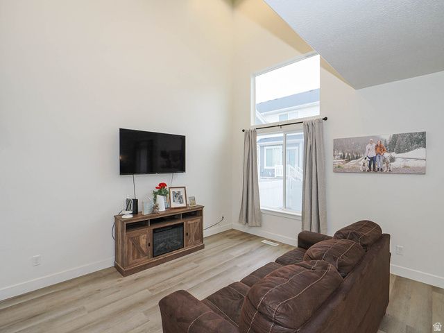 1751 N BLAZE LN, Saratoga Springs, UT 84045