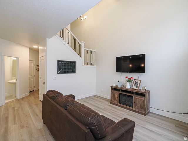 1751 N BLAZE LN, Saratoga Springs, UT 84045