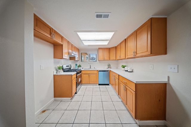 8614 Tam O Shanter Dr, Stockton, CA 95210