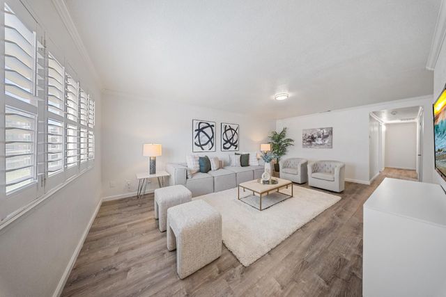 8614 Tam O Shanter Dr, Stockton, CA 95210