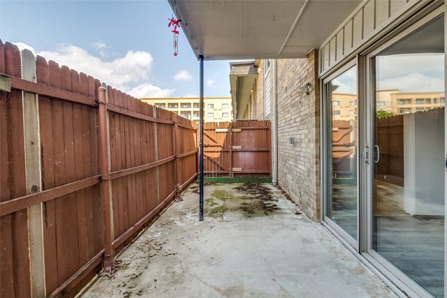 10244 Regal Oaks Drive B, Dallas, TX 75230