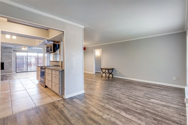 10244 Regal Oaks Drive B, Dallas, TX 75230