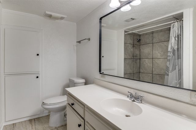 10244 Regal Oaks Drive B, Dallas, TX 75230
