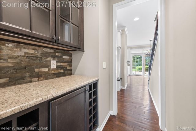 4230 Holly Lane, Oakland Charter Township, MI 48306