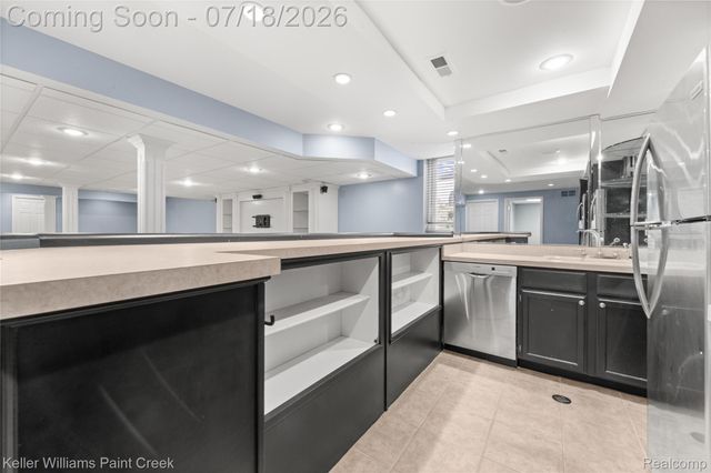 4230 Holly Lane, Oakland Charter Township, MI 48306