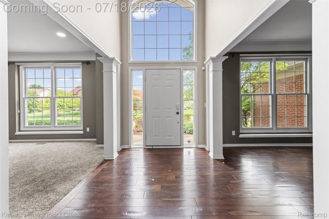 4230 Holly Lane, Oakland Charter Township, MI 48306