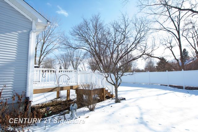 241 Aberdeen Court, Flushing, MI 48433