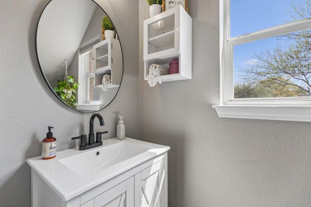 1405 Grafton LN, Pflugerville, TX 78660