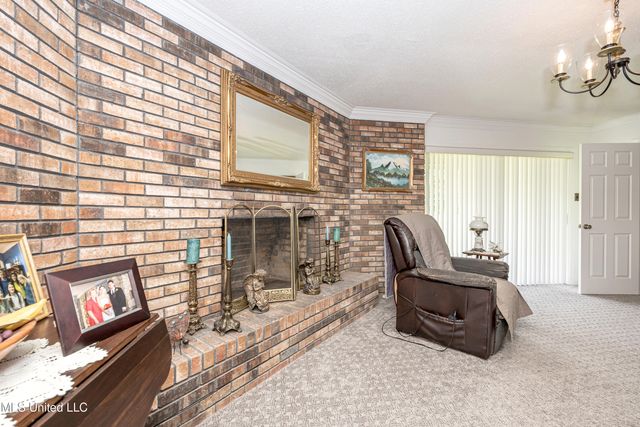 10001 Echo Glen Drive, Moss Point, MS 39562