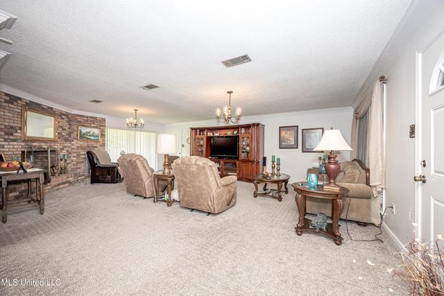 10001 Echo Glen Drive, Moss Point, MS 39562