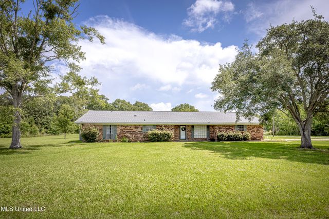 10001 Echo Glen Drive, Moss Point, MS 39562