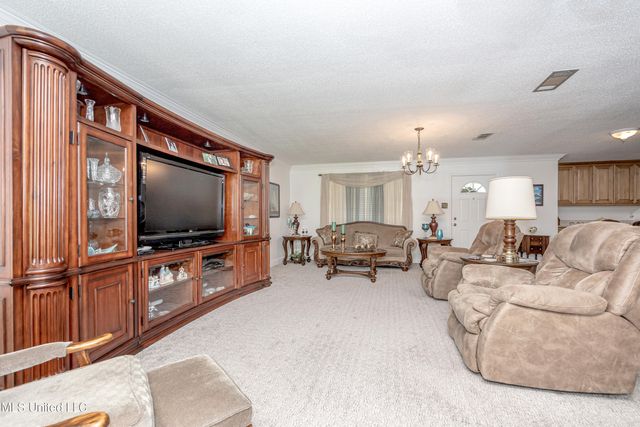 10001 Echo Glen Drive, Moss Point, MS 39562