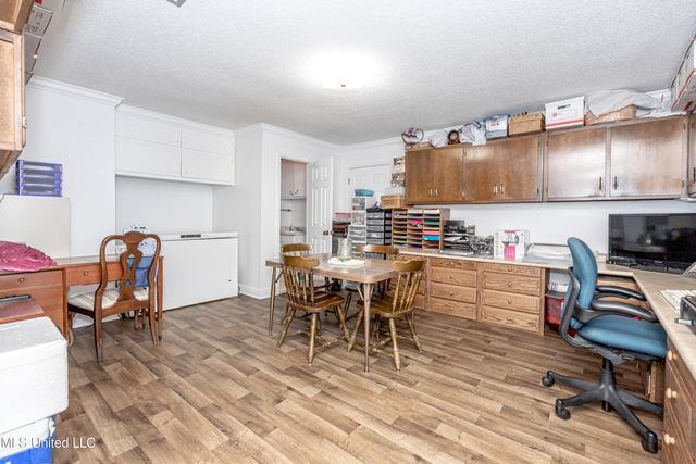 10001 Echo Glen Drive, Moss Point, MS 39562