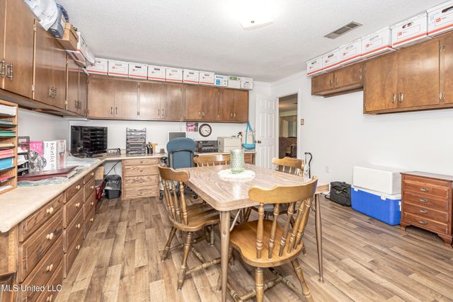 10001 Echo Glen Drive, Moss Point, MS 39562