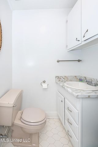10001 Echo Glen Drive, Moss Point, MS 39562