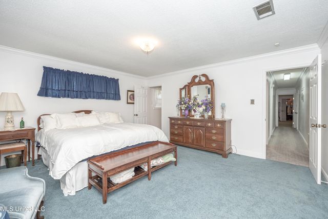 10001 Echo Glen Drive, Moss Point, MS 39562