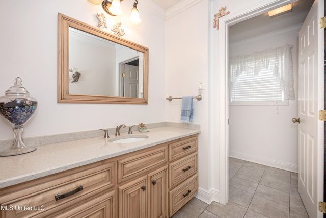 10001 Echo Glen Drive, Moss Point, MS 39562