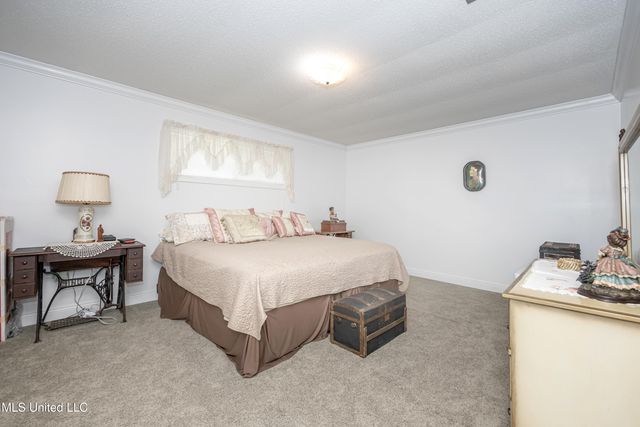 10001 Echo Glen Drive, Moss Point, MS 39562