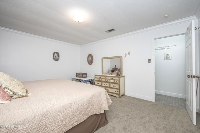 10001 Echo Glen Drive, Moss Point, MS 39562