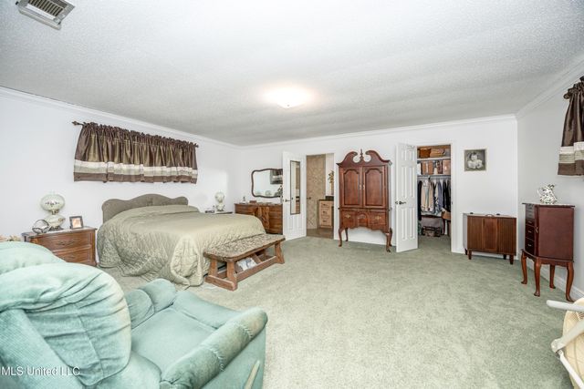 10001 Echo Glen Drive, Moss Point, MS 39562