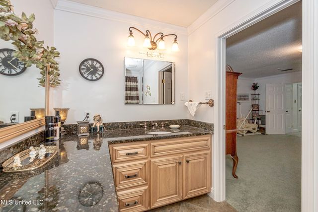 10001 Echo Glen Drive, Moss Point, MS 39562