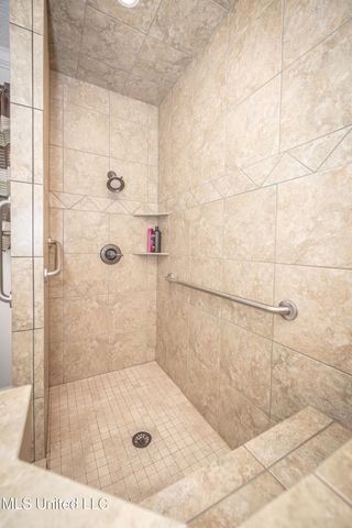 10001 Echo Glen Drive, Moss Point, MS 39562