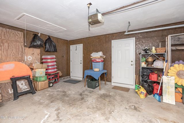 10001 Echo Glen Drive, Moss Point, MS 39562