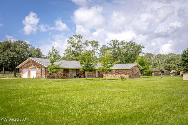 10001 Echo Glen Drive, Moss Point, MS 39562