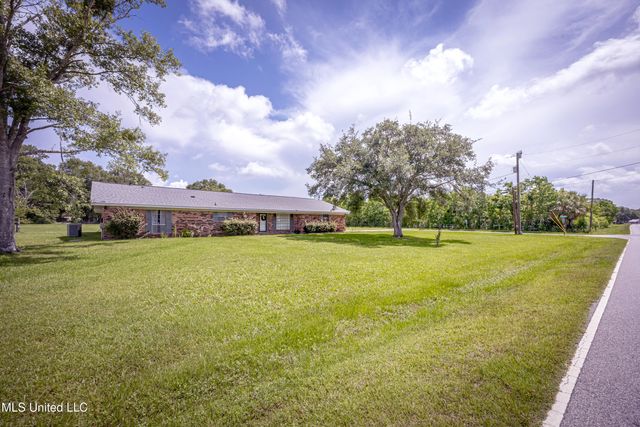 10001 Echo Glen Drive, Moss Point, MS 39562